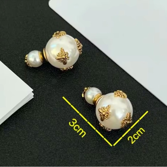 Vintage Honeybee Pearl Elegant Black Gold Earrings - Picture 4 of 5